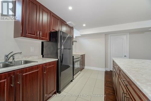 9 Silvershadow Terrace, Brampton, ON - Indoor Photo Showing Kitchen With Double Sink