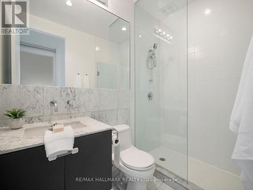 403 - 380 Macpherson Avenue, Toronto, ON - Indoor Photo Showing Bathroom