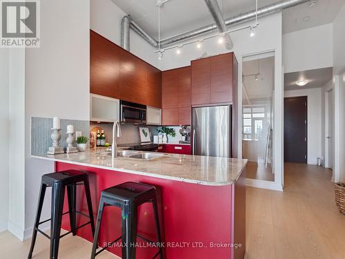 403 - 380 Macpherson Avenue, Toronto, ON - Indoor Photo Showing Kitchen With Stainless Steel Kitchen