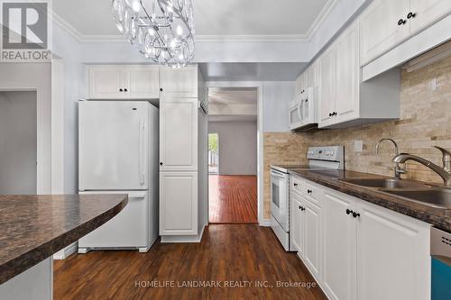 426 Albert Street N, Stratford, ON - Indoor Photo Showing Kitchen With Double Sink