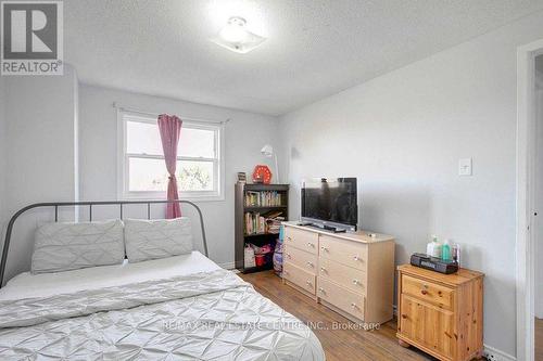 27 - 265 Williamsburg Road, Kitchener, ON - Indoor Photo Showing Bedroom