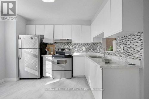 27 - 265 Williamsburg Road, Kitchener, ON - Indoor Photo Showing Kitchen With Double Sink