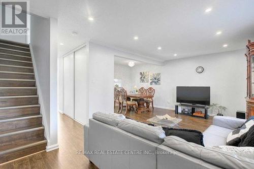 27 - 265 Williamsburg Road, Kitchener, ON - Indoor Photo Showing Living Room