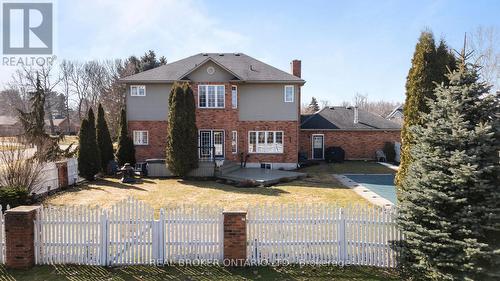 8670 Crayton Court, North Perth, ON - Outdoor