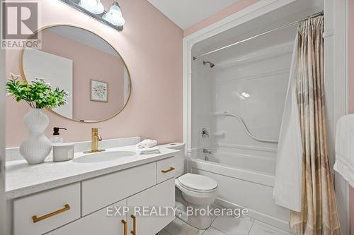 97 - 60 Arkell Road, Guelph, ON - Indoor Photo Showing Bathroom