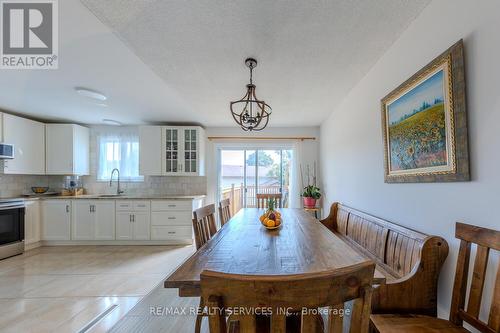 56 Raleigh Court S, Hamilton, ON - Indoor Photo Showing Dining Room