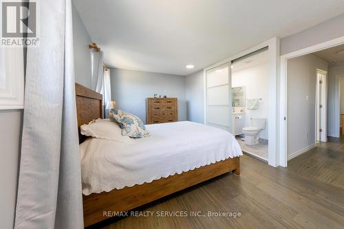 56 Raleigh Court S, Hamilton, ON - Indoor Photo Showing Bedroom