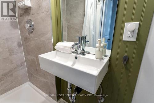 4105 Tufford Road, Lincoln, ON - Indoor Photo Showing Bathroom