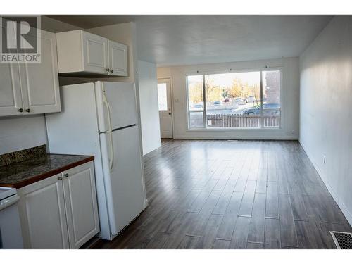 1274 20Th Avenue, Prince George, BC - Indoor Photo Showing Kitchen