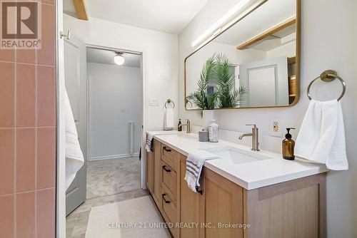 647C Ravenshoe Road, Uxbridge, ON - Indoor Photo Showing Bathroom