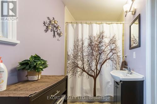 214 Preston Hill Road, Quinte West, ON - Indoor Photo Showing Bathroom