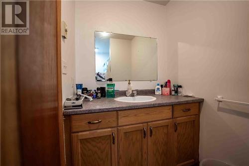 71 Davidson Street, Sudbury, ON - Indoor Photo Showing Bathroom