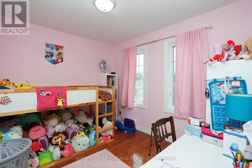 16 Lang Court, Kawartha Lakes (Lindsay), ON - Indoor Photo Showing Bedroom