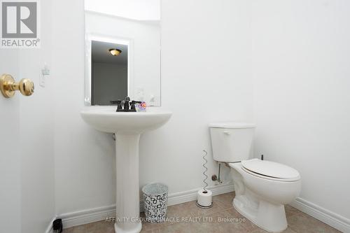 16 Lang Court, Kawartha Lakes (Lindsay), ON - Indoor Photo Showing Bathroom