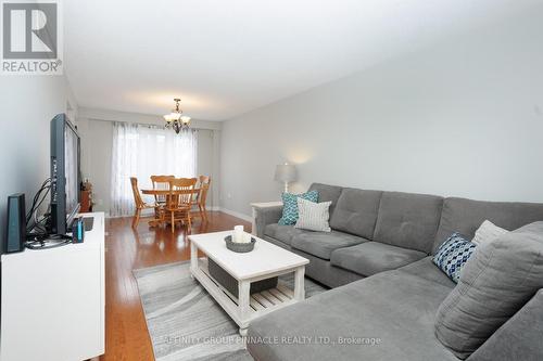 16 Lang Court, Kawartha Lakes (Lindsay), ON - Indoor Photo Showing Living Room