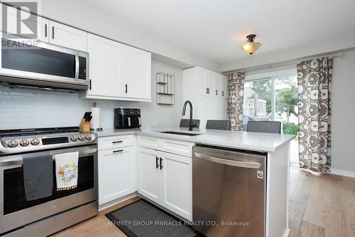 16 Lang Court, Kawartha Lakes (Lindsay), ON - Indoor Photo Showing Kitchen