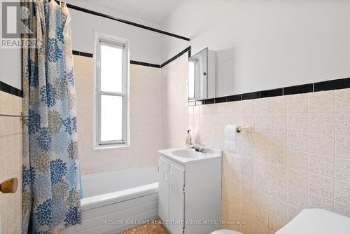 544 Manning Avenue, Toronto, ON - Indoor Photo Showing Bathroom