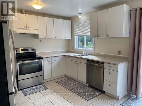 Main Fl - 33 Lincoln Street, Ajax, ON - Indoor Photo Showing Kitchen With Double Sink