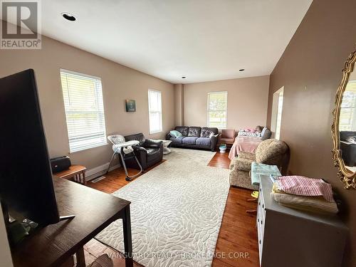 3509 Line 5, Bradford West Gwillimbury, ON - Indoor Photo Showing Living Room