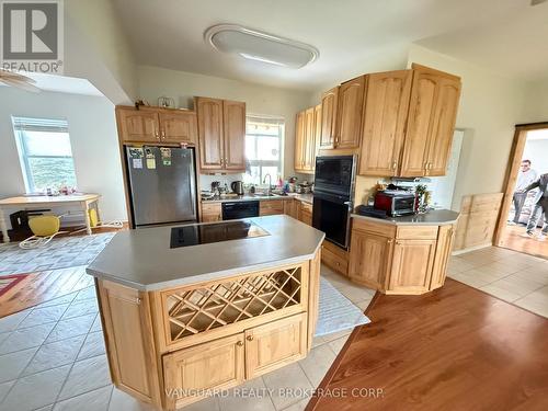 3509 Line 5, Bradford West Gwillimbury, ON - Indoor Photo Showing Kitchen