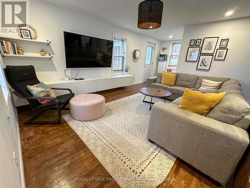 46 Mary Street, Prince Edward County (Picton), ON - Indoor Photo Showing Living Room