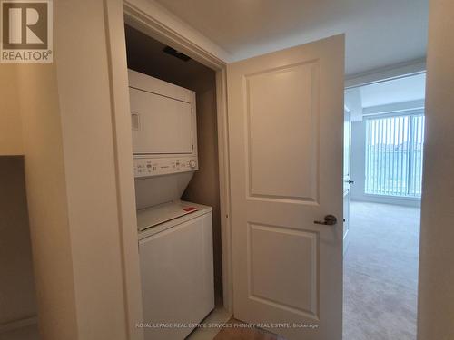 325 - 3078 Sixth Line, Oakville, ON - Indoor Photo Showing Laundry Room