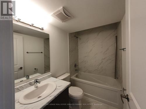 325 - 3078 Sixth Line, Oakville, ON - Indoor Photo Showing Bathroom