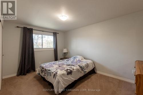 34 Blue Ridge Crescent, London, ON - Indoor Photo Showing Bedroom