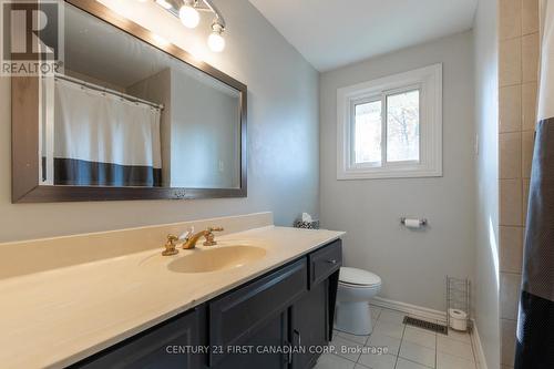 34 Blue Ridge Crescent, London, ON - Indoor Photo Showing Bathroom