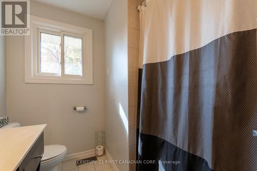 34 Blue Ridge Crescent, London, ON - Indoor Photo Showing Bathroom