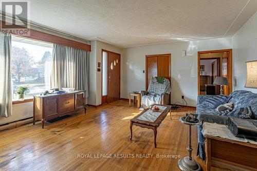 40 Fath Avenue, Aylmer (Ay), ON - Indoor Photo Showing Living Room