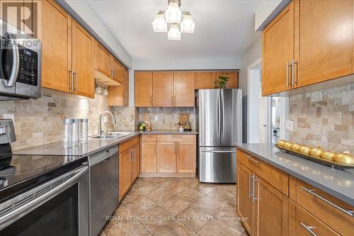 2450 New Wood Drive, Oakville, ON - Indoor Photo Showing Kitchen With Double Sink