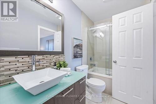 2450 New Wood Drive, Oakville, ON - Indoor Photo Showing Bathroom