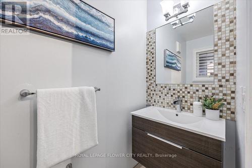 2450 New Wood Drive, Oakville, ON - Indoor Photo Showing Bathroom