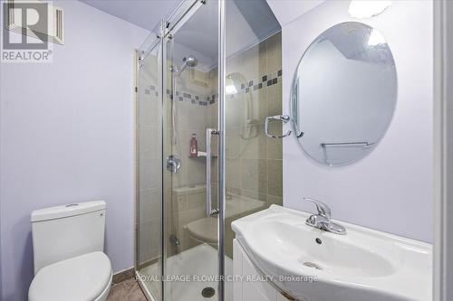 2450 New Wood Drive, Oakville, ON - Indoor Photo Showing Bathroom