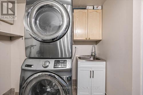 2450 New Wood Drive, Oakville, ON - Indoor Photo Showing Laundry Room