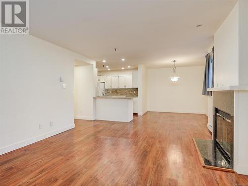 Living Room and Dining Area - 106 1110 Oscar St, Victoria, BC - Indoor