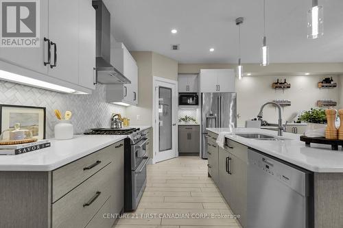 15 Honey Bend, St. Thomas, ON - Indoor Photo Showing Kitchen With Stainless Steel Kitchen With Upgraded Kitchen