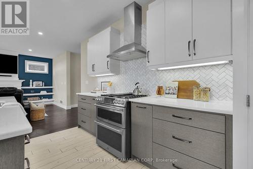 15 Honey Bend, St. Thomas, ON - Indoor Photo Showing Kitchen