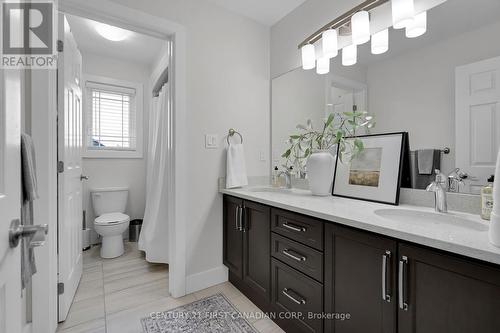 15 Honey Bend, St. Thomas, ON - Indoor Photo Showing Bathroom