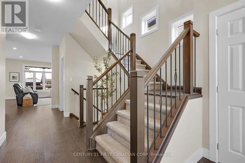 15 Honey Bend, St. Thomas, ON - Indoor Photo Showing Other Room