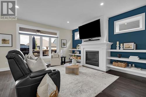 15 Honey Bend, St. Thomas, ON - Indoor Photo Showing Living Room With Fireplace