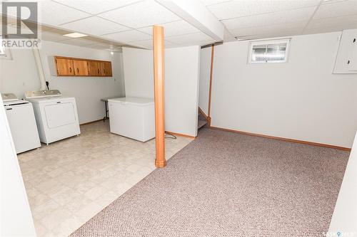 1108 Grand Avenue, Luseland, SK - Indoor Photo Showing Laundry Room