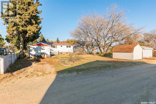 1108 Grand Avenue, Luseland, SK - Outdoor