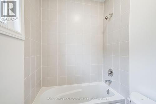 16 Rail Trail Court, Georgina, ON - Indoor Photo Showing Bathroom