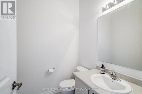 16 Rail Trail Court, Georgina, ON - Indoor Photo Showing Bathroom