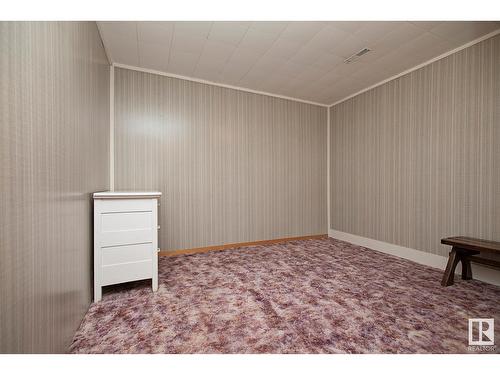 7616 130 Av Nw, Edmonton, AB - Indoor Photo Showing Other Room