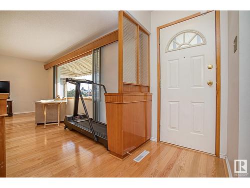 7616 130 Av Nw, Edmonton, AB - Indoor Photo Showing Other Room