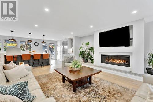 21 Franklin Street, Brantford, ON - Indoor Photo Showing Living Room With Fireplace