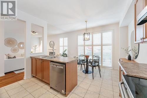 784 Lambe Court, Mississauga, ON - Indoor Photo Showing Kitchen With Double Sink